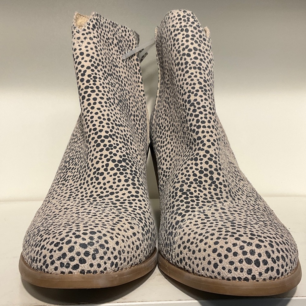 TOMS Spotted Wedge Booties – Size 8– Excellent Condition